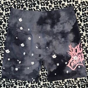 SOLD- RARE Darc sport SHE seamless shorts in black cherry blossom ghost clouds